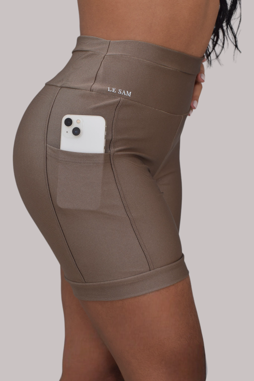 SHORTS RECORTES TRILOBAL