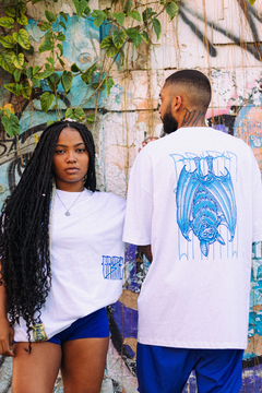 CAMISETA OVERSIZED DELUXE BRANCO na internet
