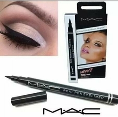 Delineador negro de precisión Mac