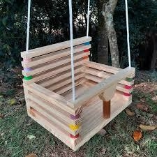 BALANÇO DE CRIANÇA COM CORDAS