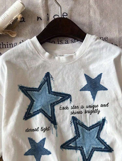 Camiseta informal de mujer de cuello redondo y manga corta con estampado de pentagrama.Cada estrella es única y brilla intensamente en internet