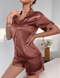 Conjunto de pijama con blusa de satén y shorts con ribete en contraste - comprar en línea