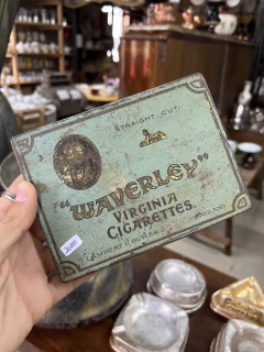 Lata de Cigarrillos Inglesa