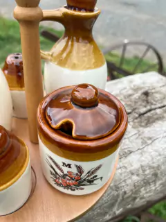 Aceitero, Vinagrero, Salero, Pimentero y Mielero ~ Cerámica