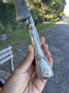 Cuchilla con Cabo de Metal y Vaina en internet