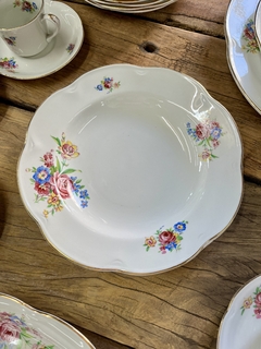 12 Platos Hondos ~ Loza Finlandesa