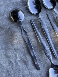 12 Cucharas Postre Ac. Inox. Trabajadas