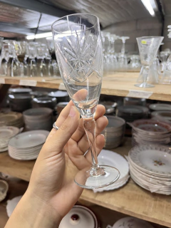 Imagen de 8 Copas de Vidrio Talladas