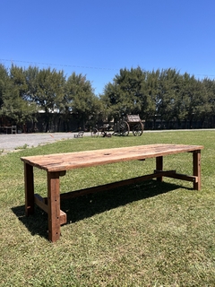 Mesón Rústico de Lapacho y Quebracho