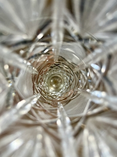 Imagen de Florero de Vidrio Grueso Tallado