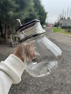 Jarra de Vidrio Tallada c/Tapa 1,1lt en internet