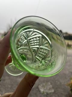 6 Copas de Vidrio Verde Talladas en internet