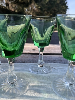 Imagen de 12 Copas de Vidrio Verde Talladas, Pesadas! Ideal para Vino Dulce