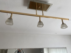 Imagen de Aplique para techo dorado con 3 luces Led o bipin