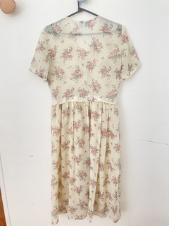 Vestido de gasa Italiano Floreado Talle S con la pollera forrada en internet