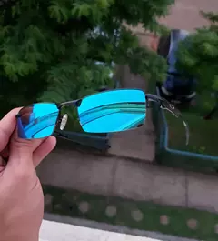 VILAO PRETO LENTE AZUL CLARO