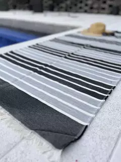 LONA PLAYERA NEGRO Y GRIS MEDIUM