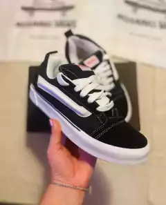 Vans KNU en internet