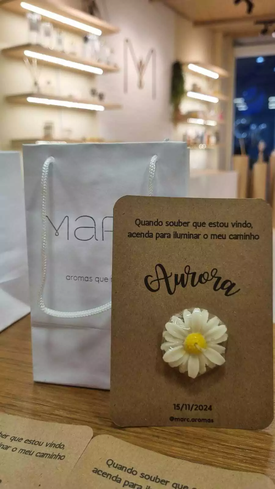 Cartão com Vela Flor - Lembrancinha Criativa e Delicada para Mensagens Especiais
