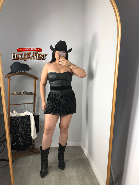 SAIA DE FRANJA DE VELUDO