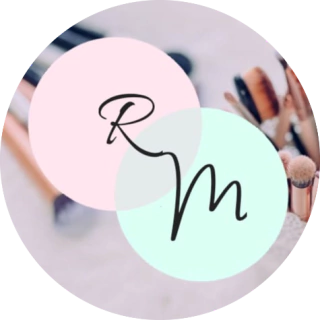 Ramos de maquillajes y flores