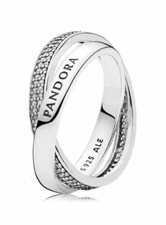 Anillo Cruzado en Pavé