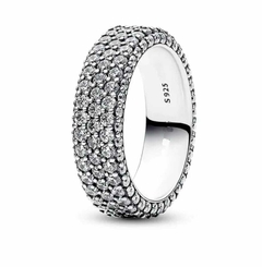 Anillo Fila Triple en Pavé