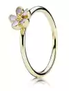 Anillo de flor rosada