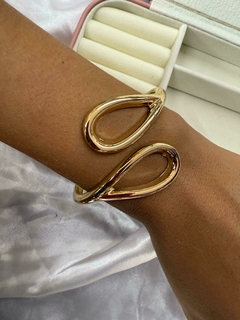 Pulsera con visagra