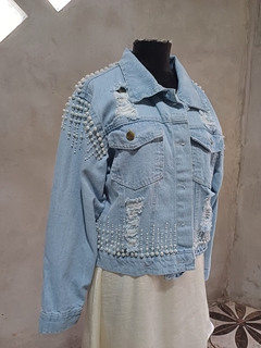 Campera Bordada Artesanalmente con Perlas y Cristales
