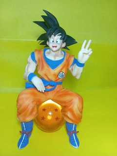 Figura Goku sentado