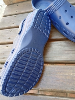 BABUCHE EM EVA AZUL MARINHO na internet