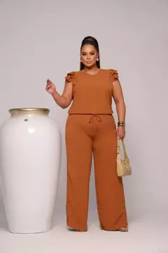 Conjunto Calça Pantalona e Blusa Plus Size na internet
