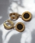 Argola com pingente numeral romano em Ouro 18k