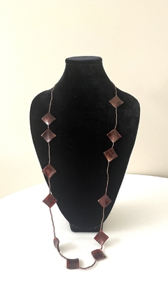 Collar Bordó