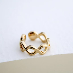 PIERCING FOLHEADO A OURO 18k.