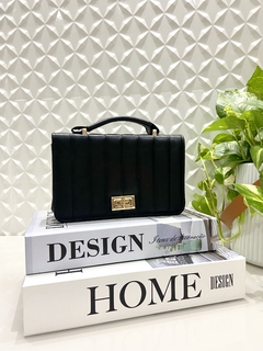 BOLSA LUX BLACK TAMANHO MÉDIA.