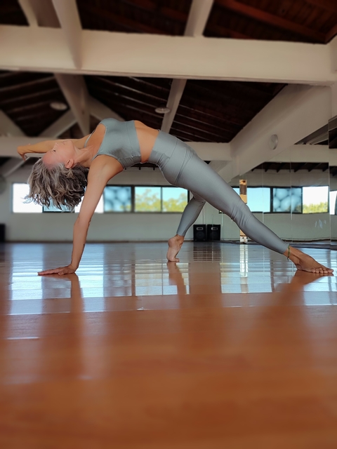 Imagen del carrusel bailar indumentaria