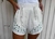 SHORT LISTRADO COM BORDADO REF.0062200909 - loja online