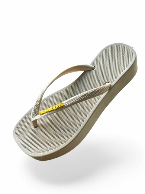 Chinelo Feminino Adulto Havaianas FlatForm - Nude - comprar online