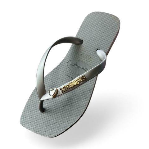 Chinelo Feminino Adulto Havaianas Piercing Coração - Cinza - comprar online
