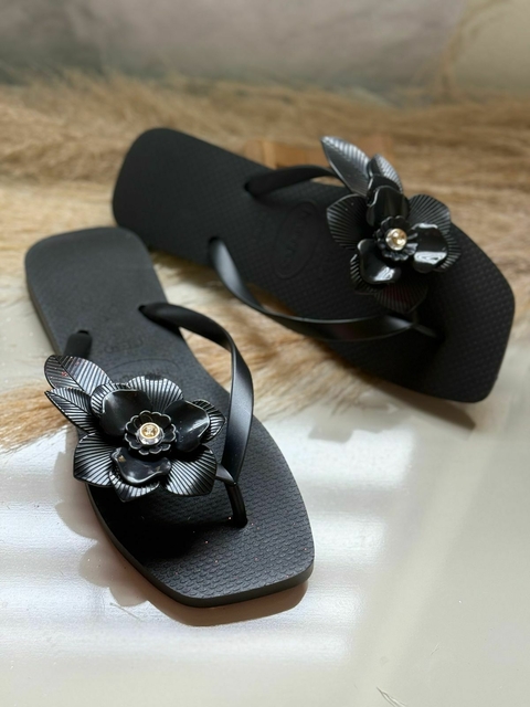 Chinelo Feminino Adulto Pétala Bico Quadrado - Preta - comprar online
