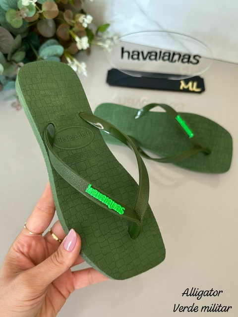 Chinelo Feminino Adulto Alligator Croco Bico Quadrado - Verde Militar - comprar online