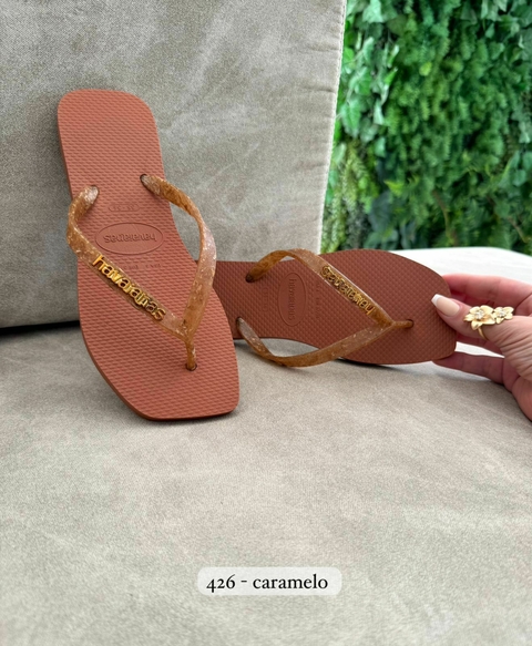 Chinelo Femininino Adulto Havaianas Micro Noronha - Caramelo - comprar online
