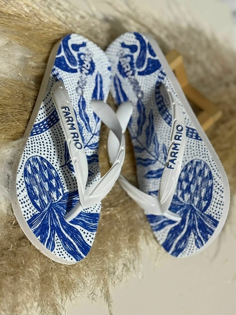 Chinelo Femininino Adulto Havaianas Farm Rio - Banco - Abacaxi - comprar online