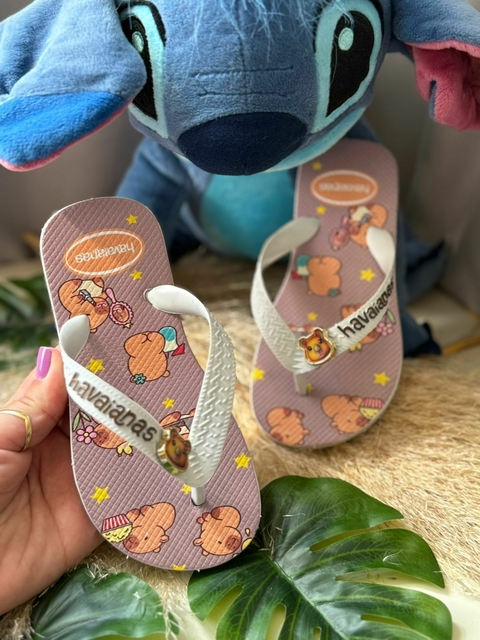 Chinelo Feminino Infantil Havaianas Tira Larga Piercing - Capivara - comprar online