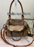 BOLSO FRANCAISE MARRÓN CON LOS LETRAS NEGRAS - cloe.trendy