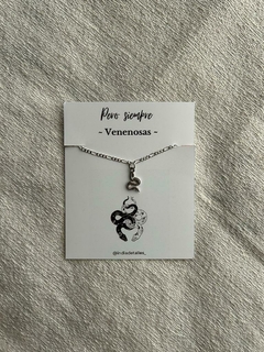 Collar viboras en internet