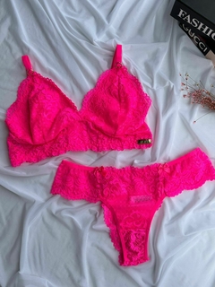 Conjunto Isis