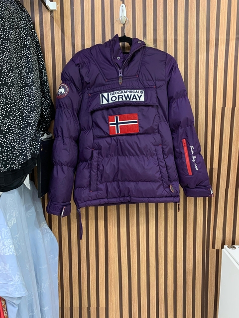 Casaco puffer em nylon. GEOGRAPHICAL NORWAY. Tamanho P.